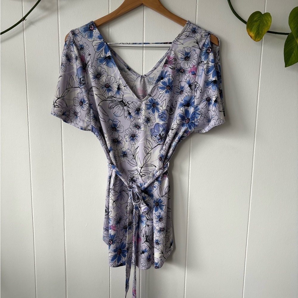 Ricki's Floral V-Neck Top | Size Large - Picture 5 of 10